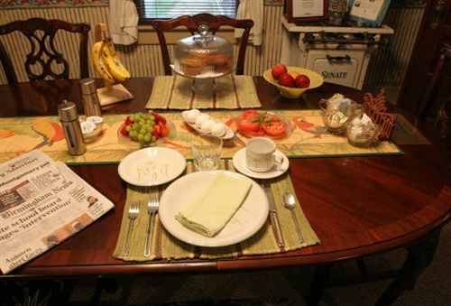 The Lattice Inn Монтгомери Экстерьер фото