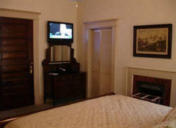 The Lattice Inn Монтгомери Экстерьер фото